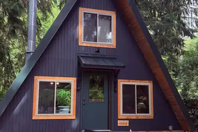 Image de Plaidstag - A Cozy A-Frame Cabin close to Mt. Rainier National Park