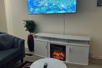 Image de Cozy Two Bedroom Joyful Home Regina. Family Friendly!