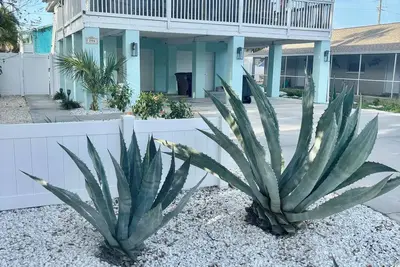 Image de Relax On The Rocks-A Charming 3-bedroom house in lovely Indian Rocks Beach