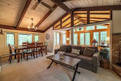 Image de Chalet in the Trees in Jackson, New Hampshire