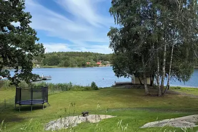 Image de Waterfront home with private beach & hot tub