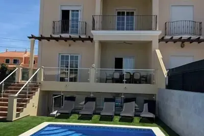 Image de Spacious 5-Bedroom Villa with Private Pool