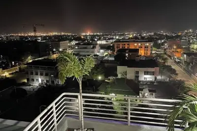 Image de Luxurious 1-bedroom apartment in amazing Kingston with WiFi, Ac, rooftop pool.