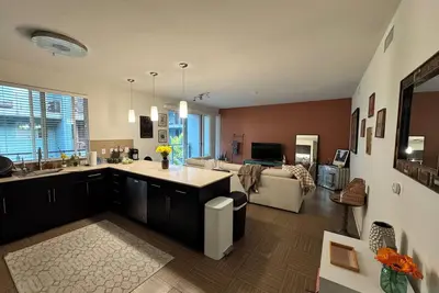 Image de Elegant & Spacious 2-bed apartment w/ pool, hot tub, gym, etc in Marina del Rey