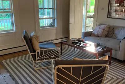 Image de Charming 1800s Cape Cod home near beaches, bike trails, sunset hotspots & more!