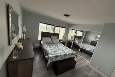 Image de Cozy 2-bedroom house with free parking in National City