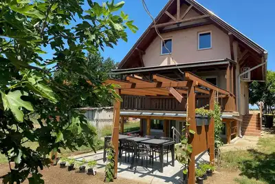 Image de Appartement de vacances au calme, climatisation, Wi-Fi et vue sur le lac