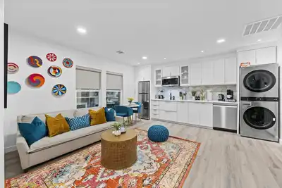 Image de Moroccan-Inspired 1-Br Getaway near Reunion Tower