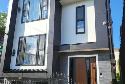 Image de Tkc Villa has a spacious 3-bedroom apartment on 3 fls with WiFi, Ac in Newark