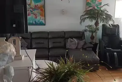 Image de Entire 2 Floors in South Calgary