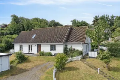 Image de Holiday bliss in Sandvig with sea view