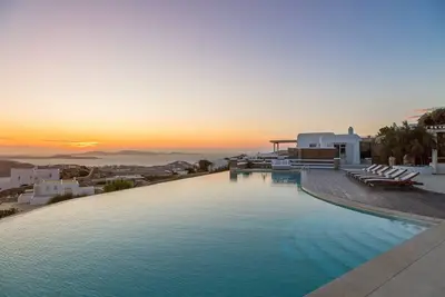 Image de Lavish Mykonos Villa | Selini Blu | 9.