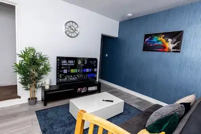 Image de 4br House Near City & Stadium