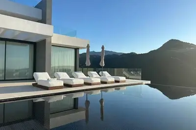 Image de Villa With Private Pool, Spa and Sea Views