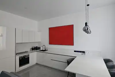 Image de Spacious 110m2 3-bedroom, 2 bathroom luxury last Paganini apt in Old Nice