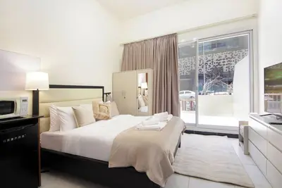 Image de Silk Valley - Spacious apartment with patio close to Circle Mall