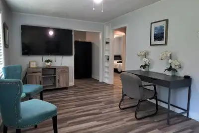 Image de Beautiful 2bed Apt @ JamesWay in West End Area!