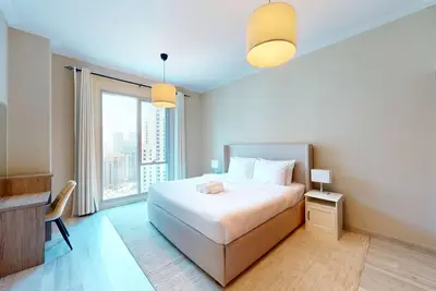 Shemara Tower - Elegant Two Bed with Marina View