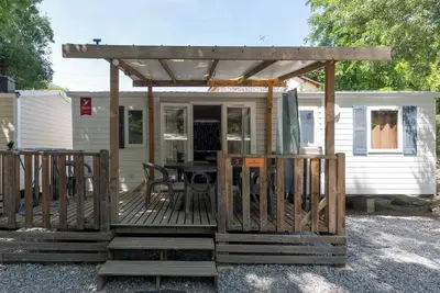 Image de Mobil-home 'Mobil-home Confort B - 1-8 Pers' avec piscine et jardin partagés