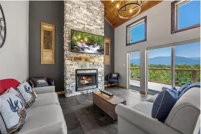 Image de Gorgeous Gatlinburg Cabin- Views, FirePit, Game room
