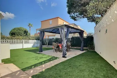 Image de Les Jardins Du Soleil - Confortable pavillon avec