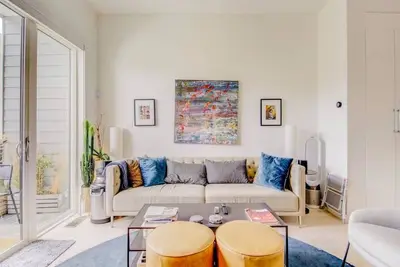 Image de Bloomingdale Townhouse | Rooftop and Ev Parking