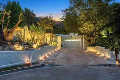 Image de Mid Century 3-bedroom house in beautiful Beverly Hills with WiFi, Ac