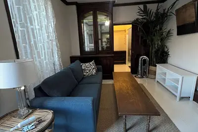 Image de Large 2bedroom Flat on the Water in the BeachesToronto-Sandy toes & full tummies