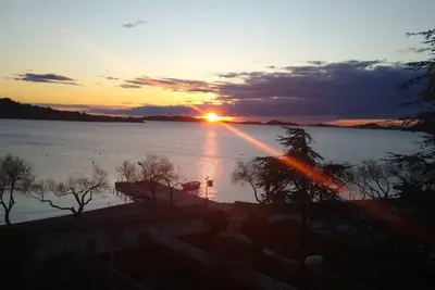 Image de Modern Beachfront Apartments near Šibenik - Classic Studio Apartment with Balcony and Sea View