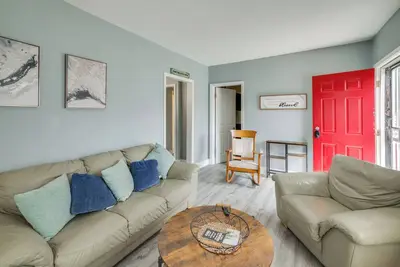 Image de 7 Mi to Historic Third Ward: Home in Lincoln Park!