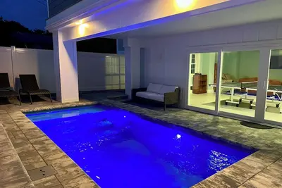 Image de Brand New 7-bed with Private Pool! Lewes Beach Hideaway, steps to beach & town! !