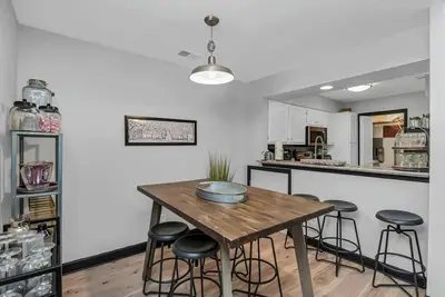 Image de Cozy Condo @ the Knoll | 2br 2ba