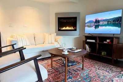Image de Modern 2 Bed + 2 Bath Suite in Central Location