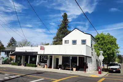 Image de Napa Valley Downtown Apartment – Walkable Location, 31+Day Stays