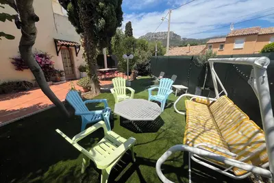 Image de F4 rdc avec jardin privé, parking gratuit, clim, wifi, calme, mer à 15 min!