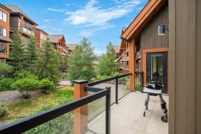 Image de Mountain Getaway with Bbq, Balcony & Resort Perks