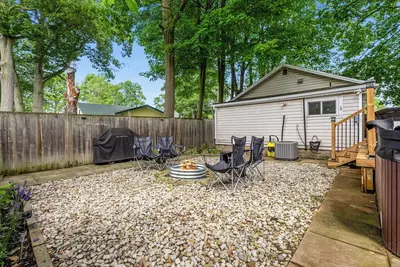 Image de Charming 3-Bedroom House with WiFi, Ac & Hot Tub in Brilliant Crystal Beach