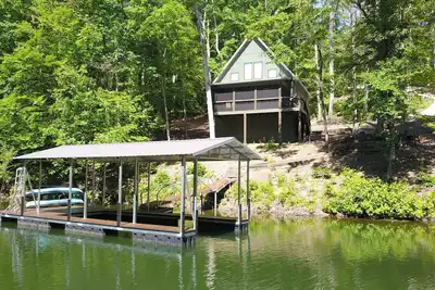 Image de Emerald Hideaway-4br, Fire Pit, Kayaks + More! New