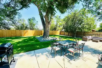 Image de 6bdrm/6bath/2Kitchens/2LivingRms/2laundry; Easy access to Downtown and Red Rocks