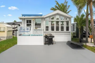 Image de 2 bed, 2 ba coastal-decorated beach house on Nettles Island