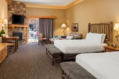 Image de Two Queen Fireplace Suite With Access to Pool, Hot Tub, and Gym