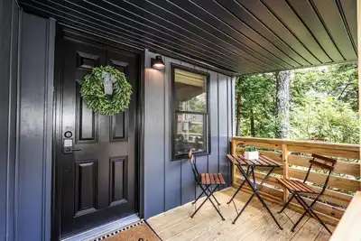 Image de EverHaus Cabin by the Brook - Harvard Brook Cabins