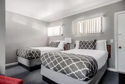 Image de Browntown Room for 4: Comfort, WiFi and Parking