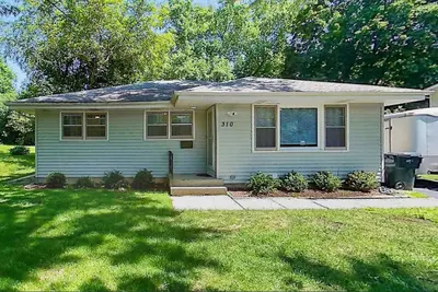 Image de Bright and Spacious 5-bedhouse in charming Libertyville Near Downtown