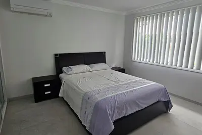 Image de Brand new fully accessible 5 bedroom house