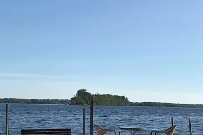 Image de 100 ft lakefront cottage