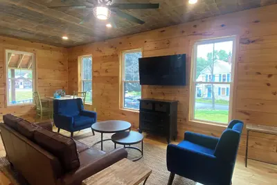 Image de 3 bedroom with sleeping loft, fully renovated house in fabulous Bridgton, Me