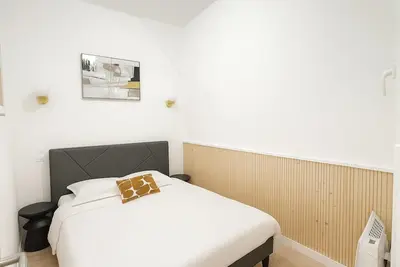 Image de Appartement atypique avec Mezzanine - Paris 9 - 6p