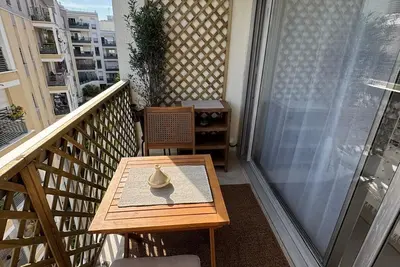 Image de Studio haut de gamme avec balcon–La Défense