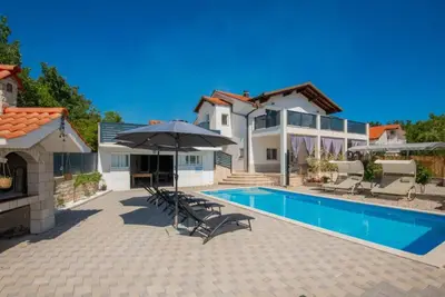 Image de Home Sweet Home - Makarska by Villas Guide